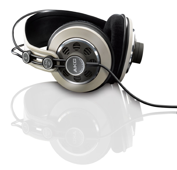 AKG K242HD Наушники динамические полуоткрытого типа, Studio/Hi-Fi, мембрана Varimotion, 15-25000 Гц, 55 Ом, чувствительность 104 дБ/В, максимальная выходная мощность 200 мВт, кабель 3 м, Jack 1/8", адаптер 1/8"-1/4", масса без кабеля 240 г