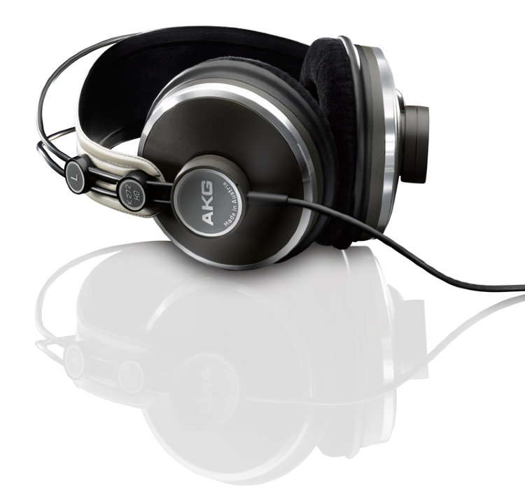 AKG K272HD Наушники динамические закрытого типа, Studio/Hi-Fi, диапазон частот 16-28000 Гц, 55 Ом, чувствительность 104 дБ/В, максимальная выходная мощность 200 мВт, кабель 3 м, Jack 1/8", адаптер 1/8"-1/4", масса без кабеля 240 г