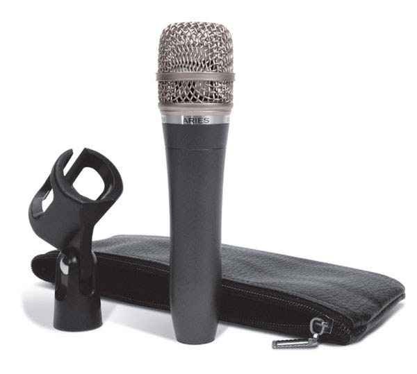 M-AUDIO ARIES PROFESSIONAL CONDENSER MICROPHONE Профессиональный конденсаторный вокальный микрофон изготовленный по FET технологии, кардиоида, позолоченная диафрагма(3/4" x 6 микрон), 20 Hz - 20kHz, идеально-ровная АЧХ во всём диапозоне +/- 1dB, держатель