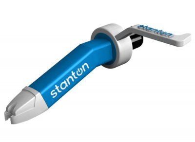 STANTON TRACKMASTER V3 Картридж с 2 дополнительными иглами, частоты 20-20000 Гц, сигнал 7 мВ, разделение каналов 30 дБ, трековое усилие 2-5 г, сферическая игла 0,7 мм, вес 18 г, предпочтителен для Hip-hop/Scratch DJs, Club DJs