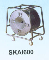 SOUNDKING AI600 Катушка для мультикабелей в раме на колесах